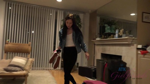 ATKGirlfriends 19 01 23 Carmen Rae XXX 1080p MP4-KTR
