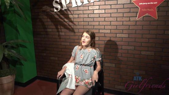 ATKGirlfriends 18 06 20 Rosalyn Sphinx XXX 1080p MP4-KTR