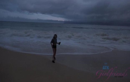 ATKGirlfriends 18 09 08 Chloe Foster XXX 1080p MP4-KTR