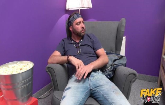 FakeHostel 18 09 15 Julia De Lucia XXX 1080p MP4-KTR